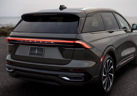 The rear of a 2024 Lincoln Black Label Nautilus® SUV displays full LED rear lighting. | Bob Maxey Lincoln in Detroit MI