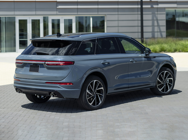 The 2023 Lincoln Corsair from behind