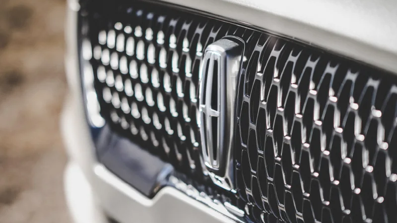 The grill of a 2024 Lincoln Aviator up close