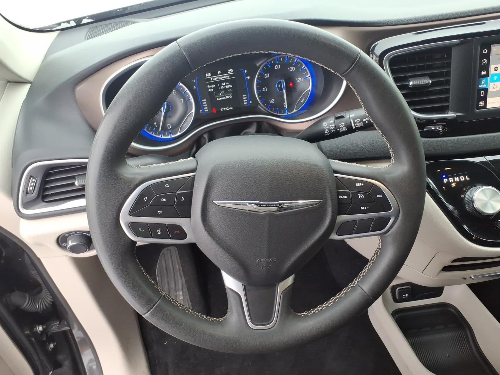 2023 Chrysler Voyager LX