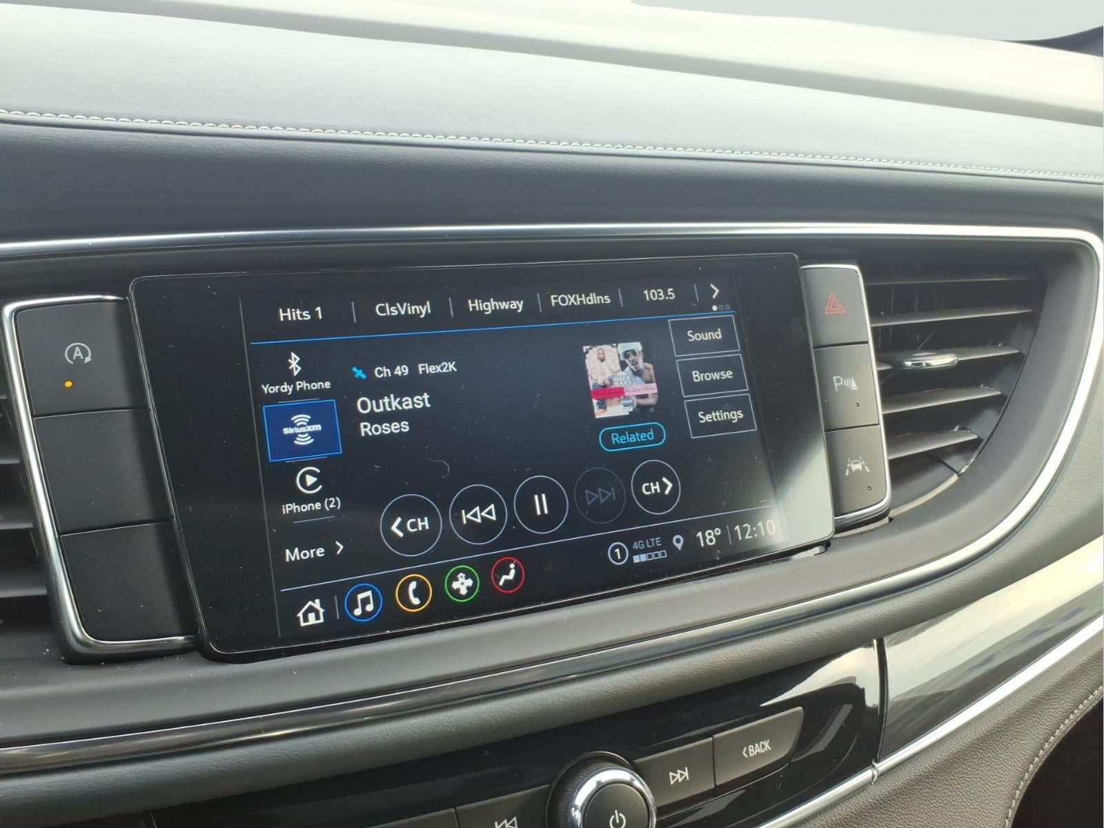 2023 Buick Enclave Essence