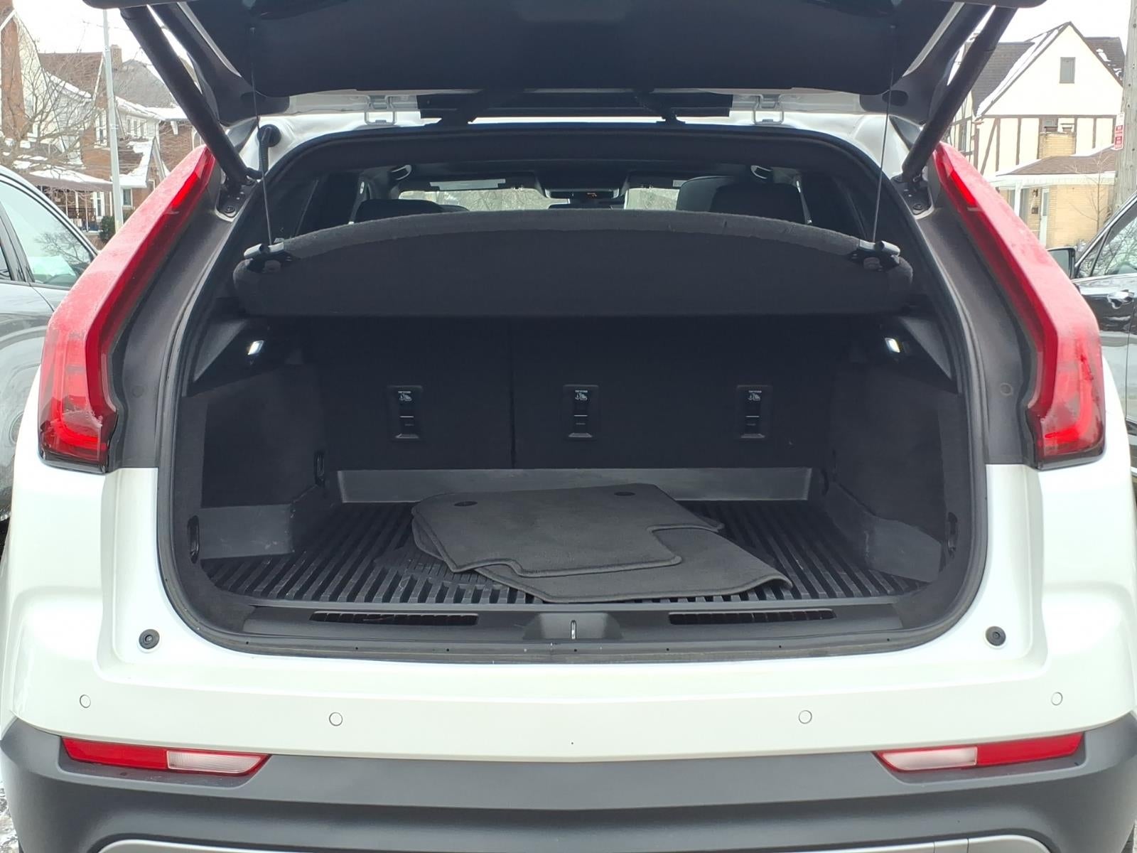 2023 Cadillac XT4 Premium Luxury