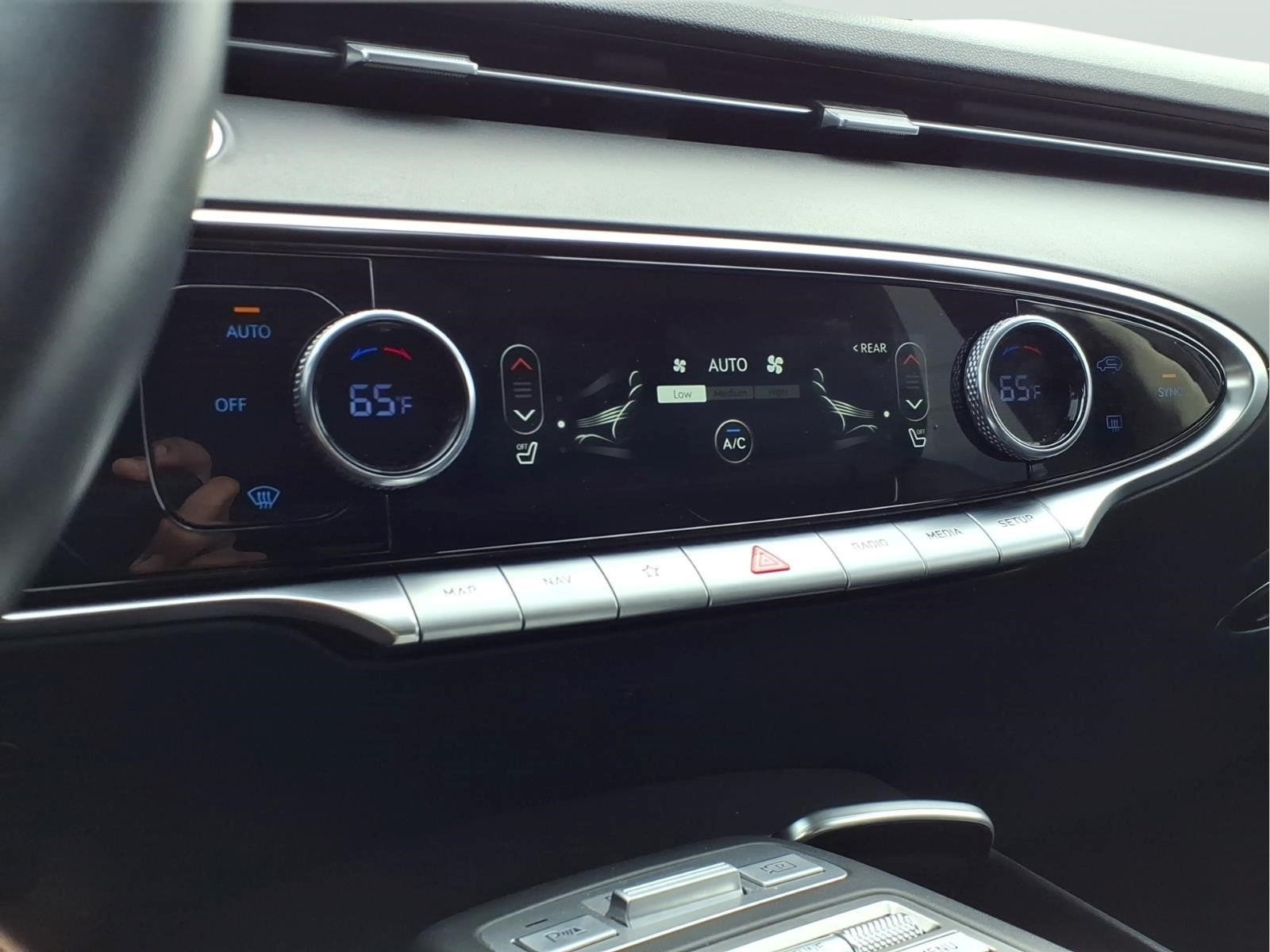 2025 Genesis GV70 2.5T