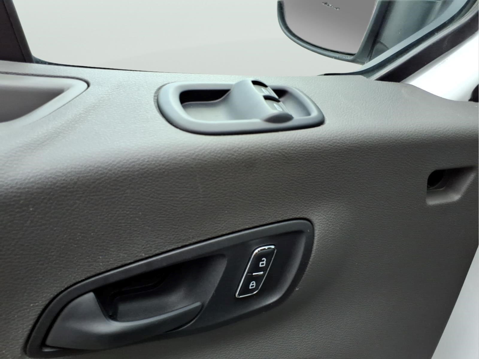 2025 Ford Transit Base