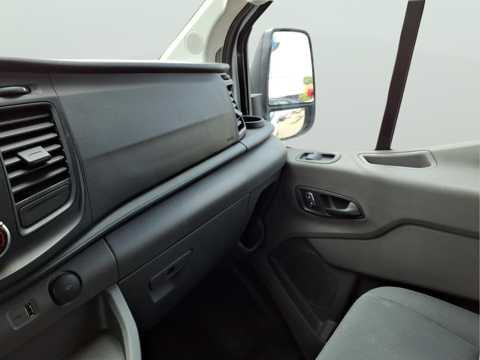 2025 Ford Transit Base