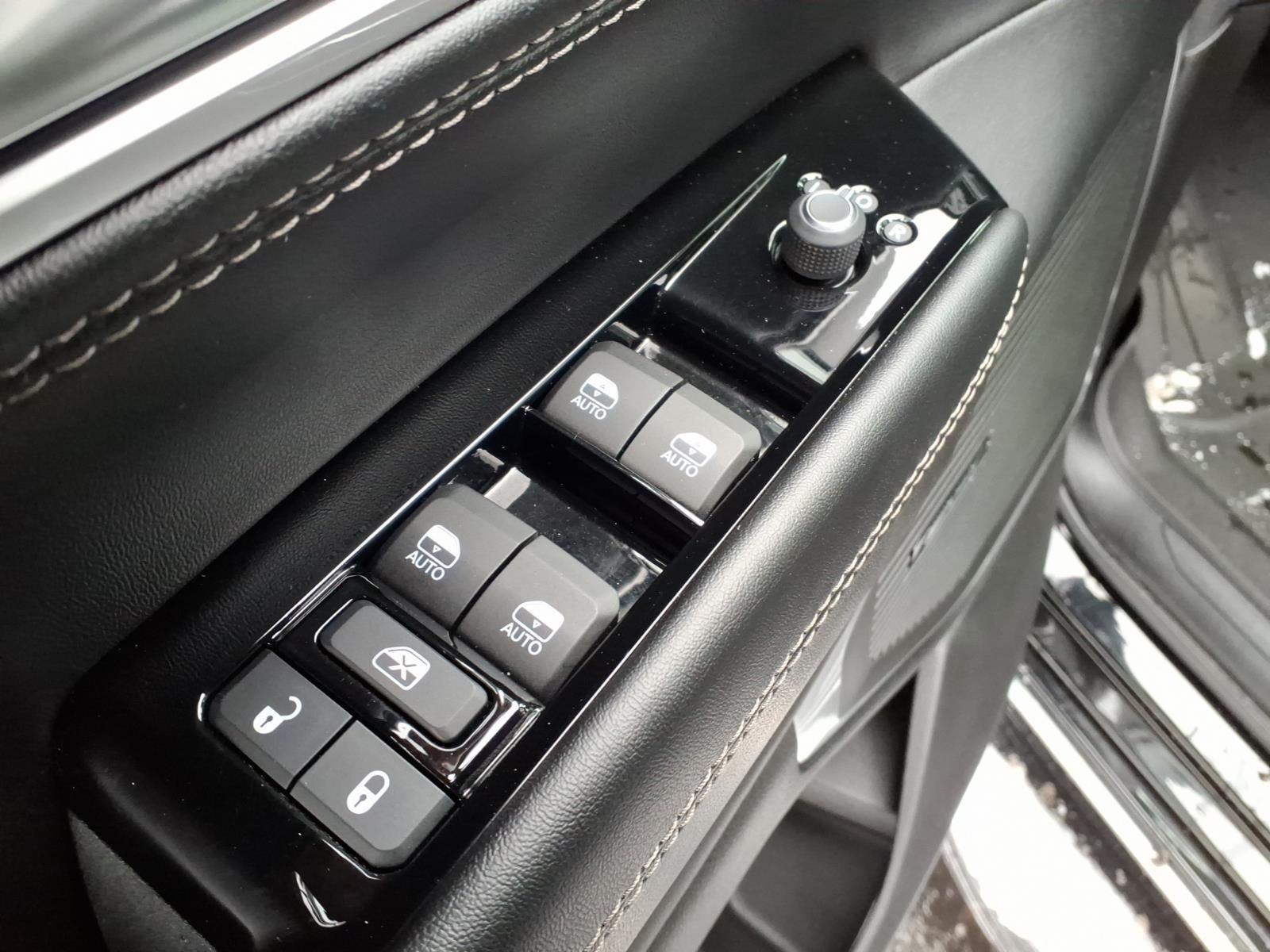 2023 Jeep Wagoneer Base