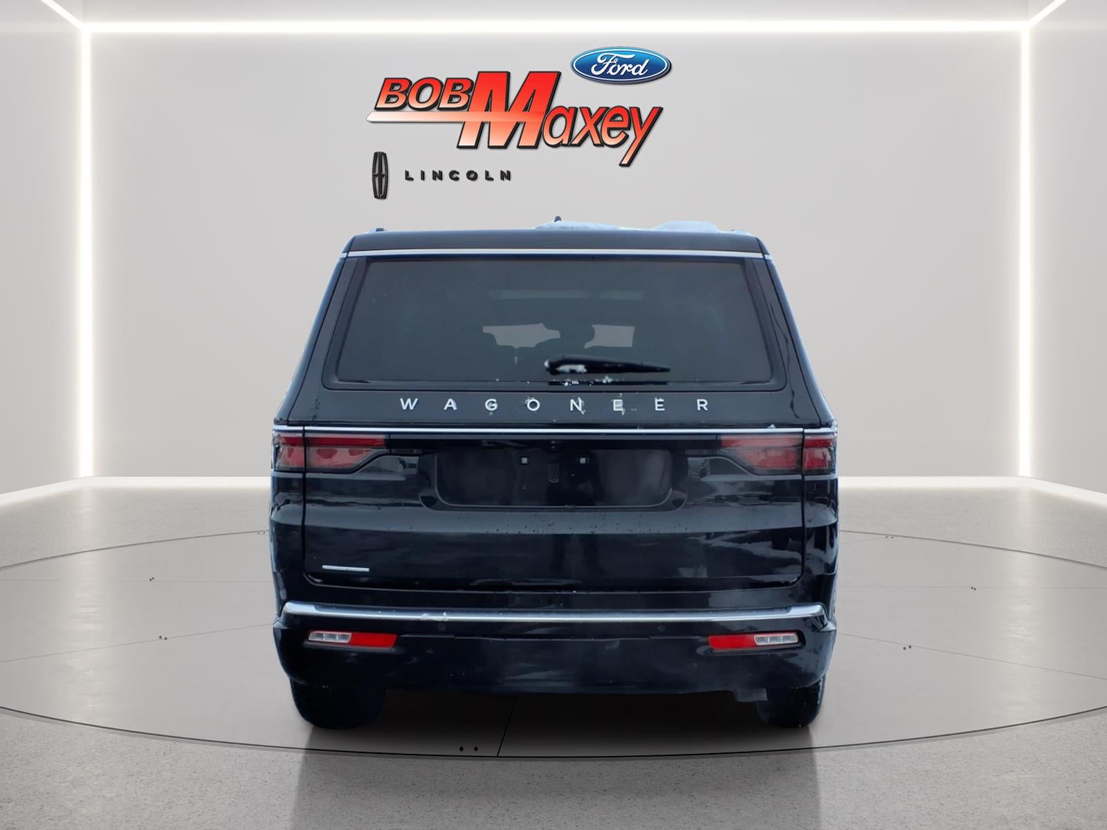 2023 Jeep Wagoneer Base