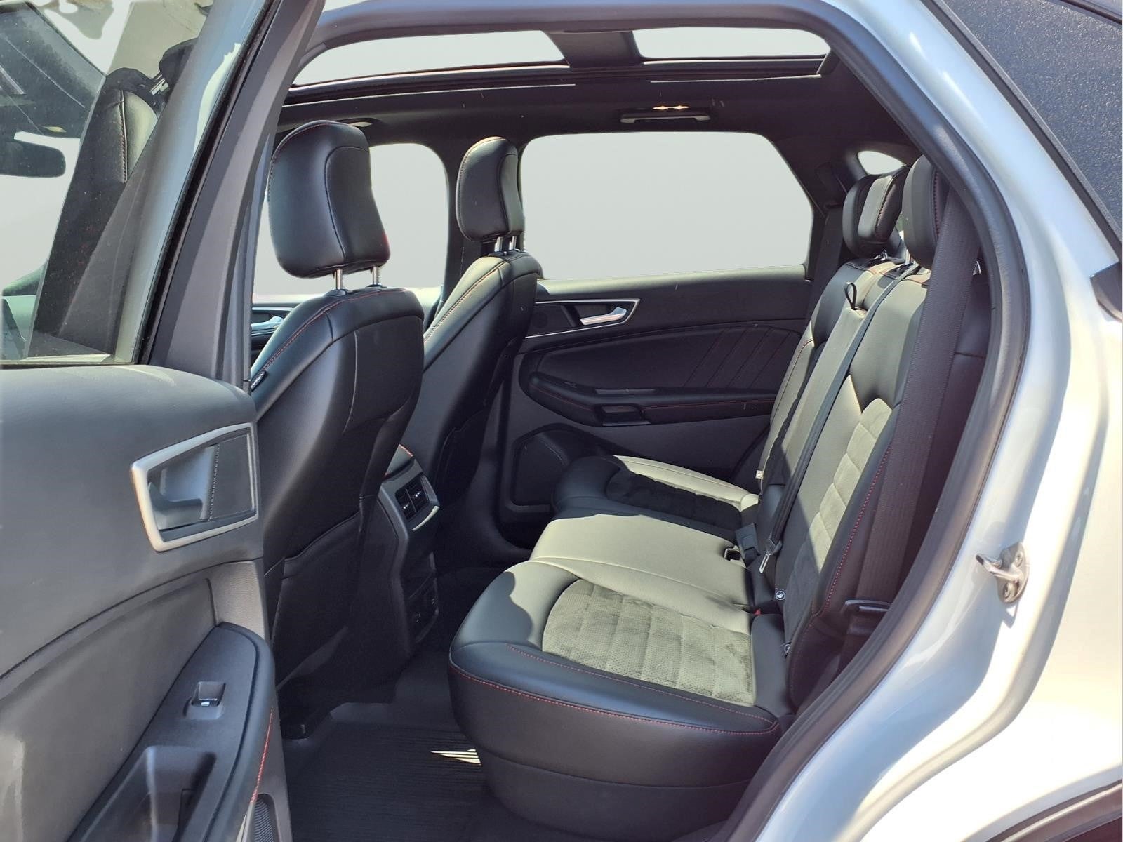 2022 Ford Edge ST Line