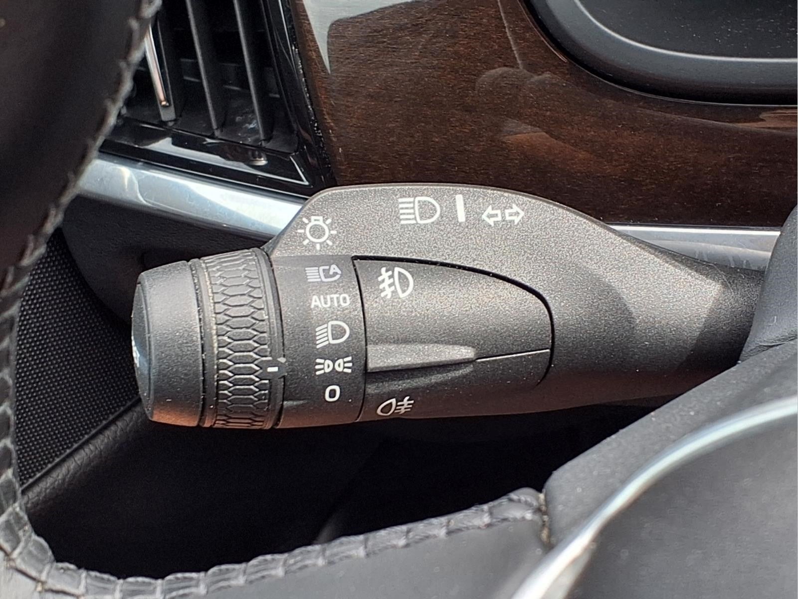 2019 Volvo S90 T6 Momentum