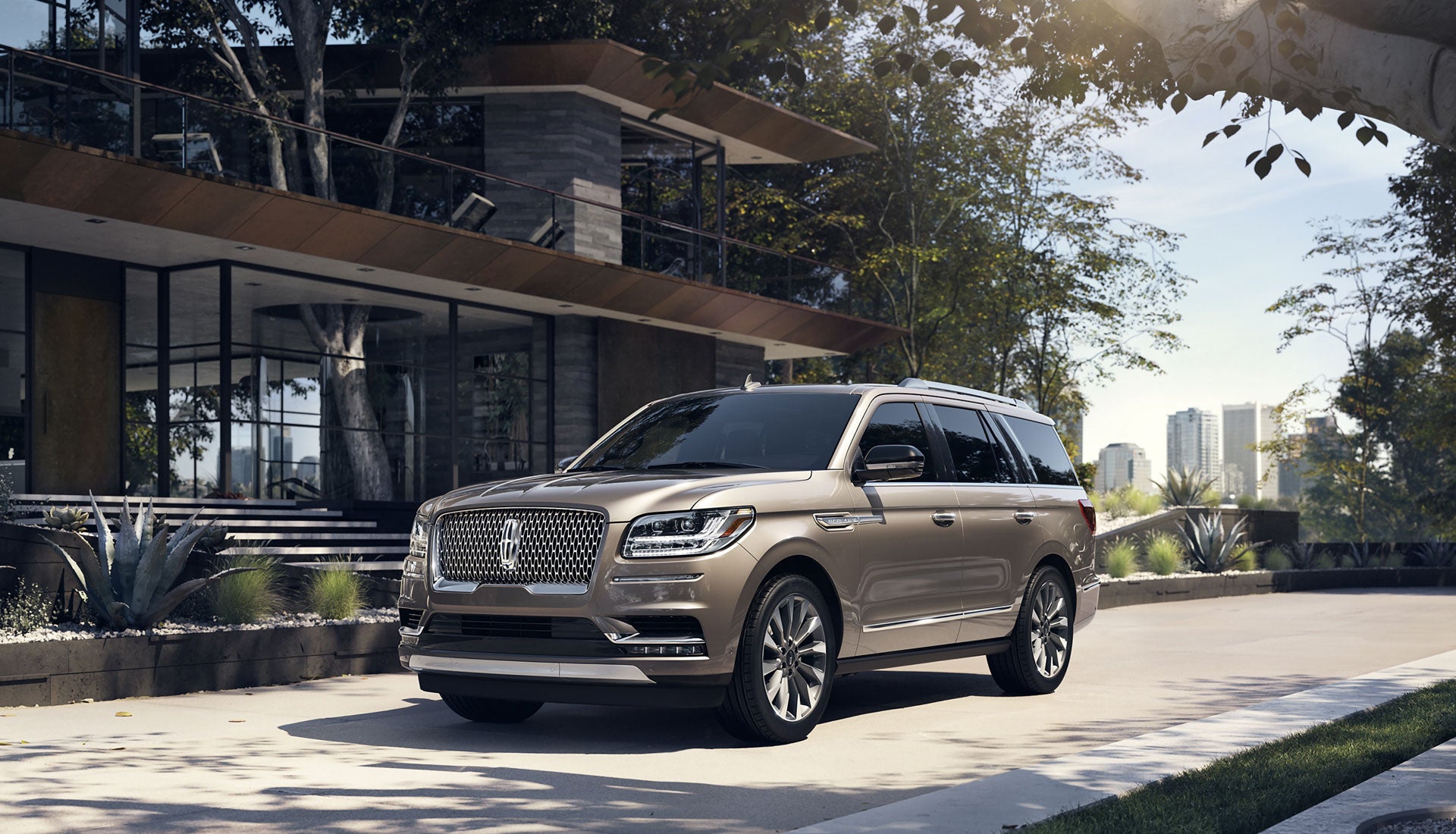 Lincoln Service Demo Vehicles at Bob Maxey Lincoln in Detroit, MI