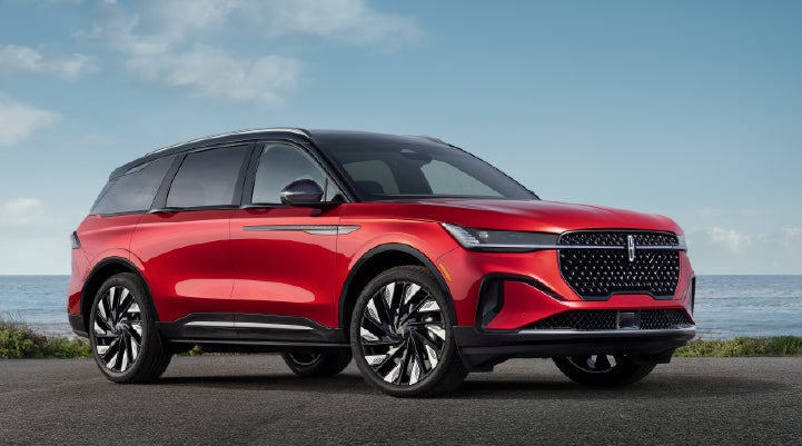 A 2026 Lincoln Nautilus® Reserve model is shown with the stylish available Jet Appearance Package. | Bob Maxey Lincoln in Detroit MI